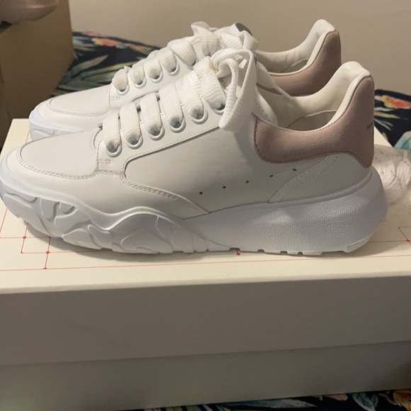 Oversized Court Sneakers - Picture 4 of 5